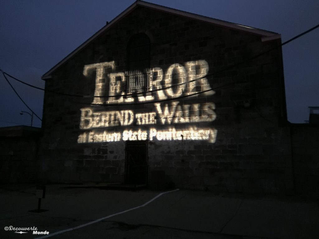 Que faire à Philadelphie et visiter en 10 coups de coeur. Ici au Pénitencier pour Terror Behind the Walls. Retrouvez l'article ici: https://www.decouvertemonde.com/quoi-faire-a-philadelphie-visiter 