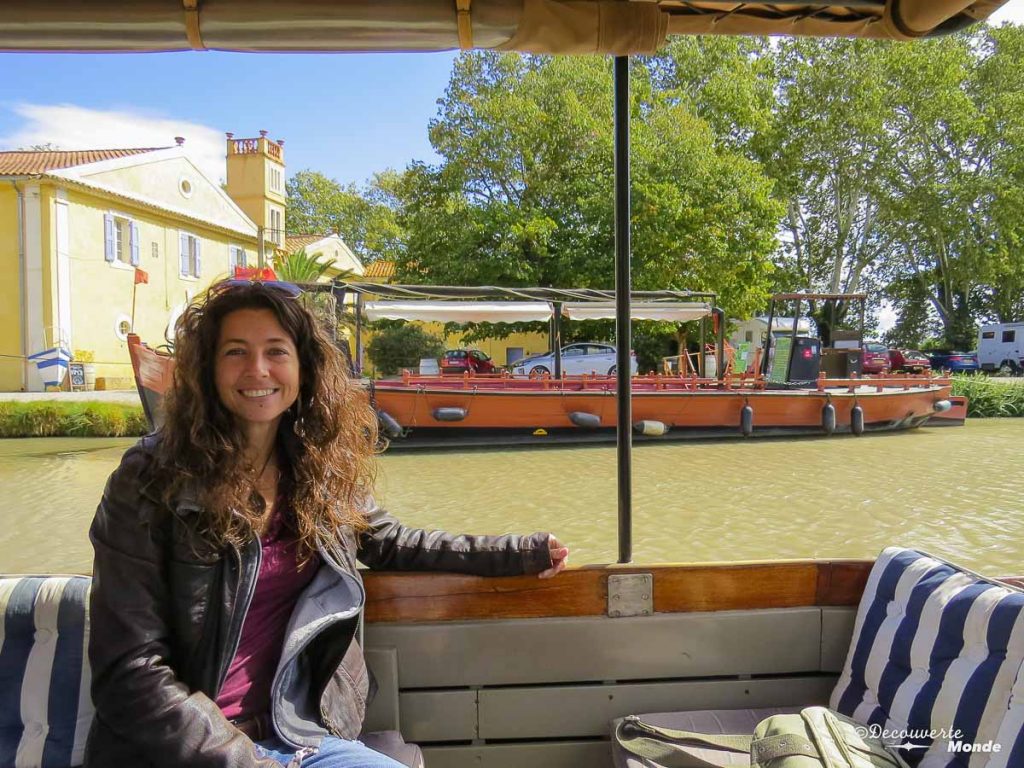 Visiter l'Aude pays Cathare en 7 idées de choses à faire. Balade en bateau sur le Canal du Midi. Retrouvez l'article ici: https://www.decouvertemonde.com/visiter-l-aude-pays-cathare 