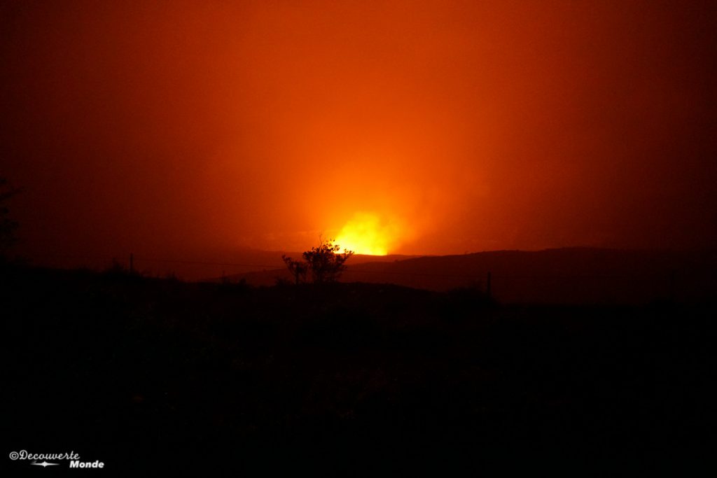 Big Island : Mon voyage de 10 jours sur la plus grande des îles d'Hawaii. Ici le cratère du Kilauea du Jaggar Museum. Retrouvez l'article ici: https://www.decouvertemonde.com/big-island-voyage-iles-hawaii