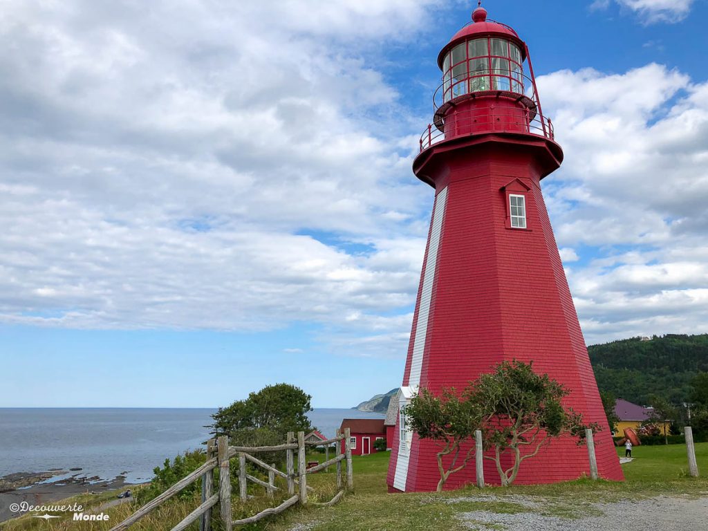 Le phare de La Marthe dans mon article Gaspésie en 10 jours : Itinéraire de mon tour de la Gaspésie en road trip #gaspesie #quebec #canada #voyage #quebecoriginal #explorecanada #phare
