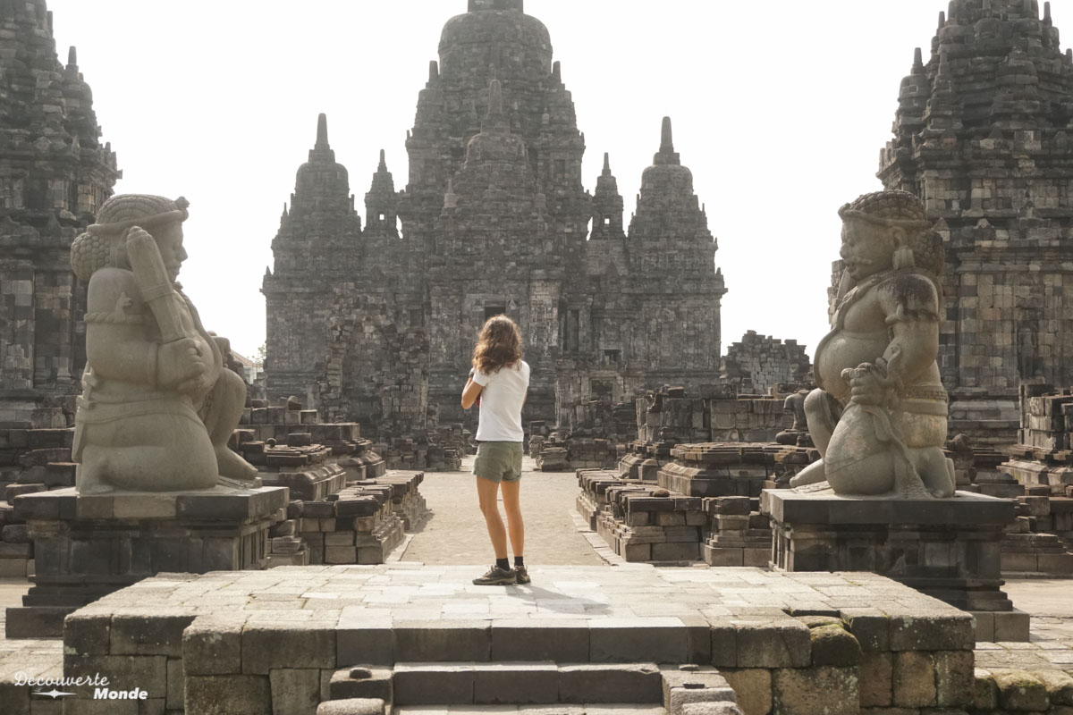Temple Sewu à Prambanan à Java dans mon article Que faire à Java, voir et visiter : Mes 10 incontournables #java #indonesie #voyage #asiedusudest #asie #prambanan #temple #unesco