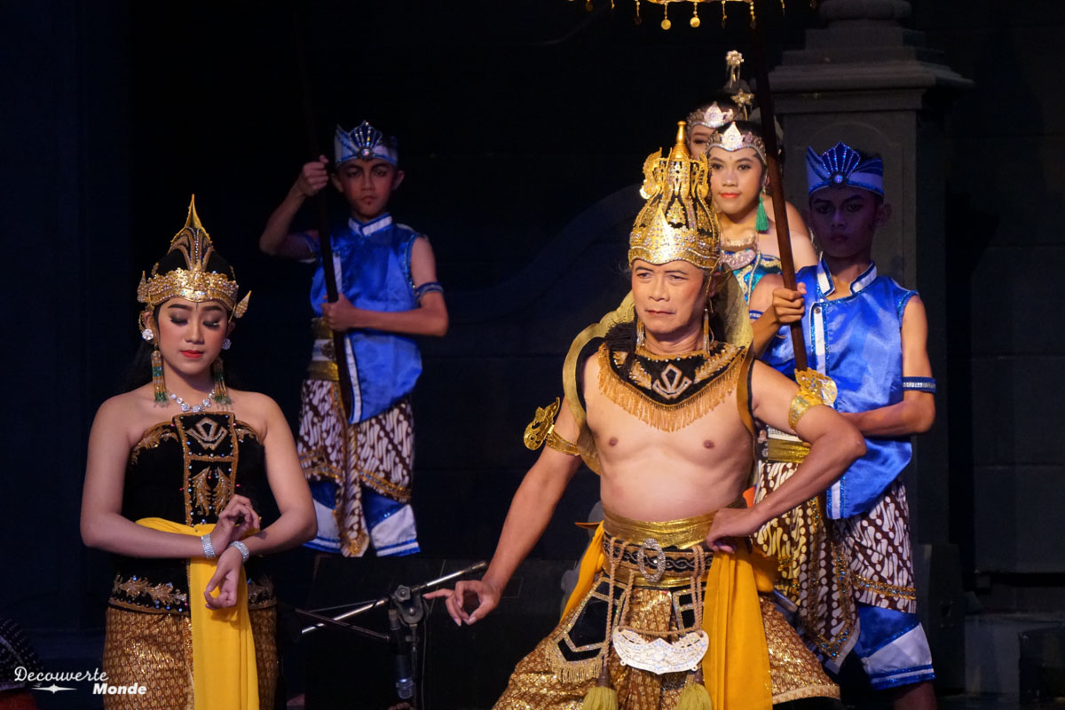 Ballet Ramayana à Prambanan à Java dans mon article Que faire à Java, voir et visiter : Mes 10 incontournables #java #indonesie #voyage #asiedusudest #asie #art #ramayana #prambanan