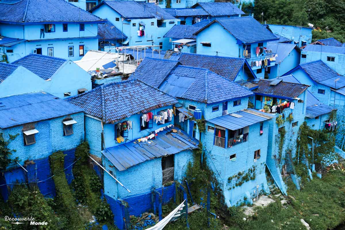 Village bleu de Kampung Tridi Kesatrian à Malang à Java dans mon article Que faire à Java, voir et visiter : Mes 10 incontournables #java #indonesie #voyage #asiedusudest #asie #malang