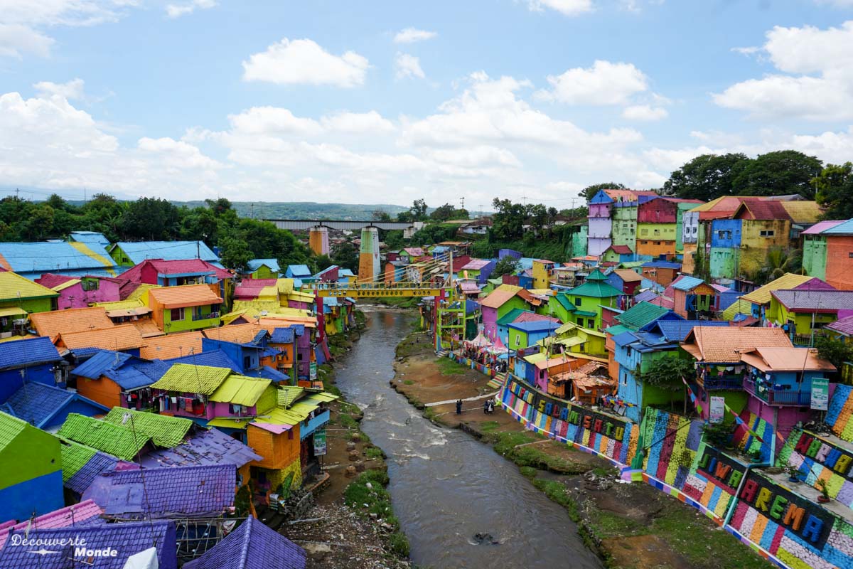 Village multicolore Kampung Warna Warni Jodipan à Malang à Java dans mon article Que faire à Java, voir et visiter : Mes 10 incontournables #java #indonesie #voyage #asiedusudest #asie #malang